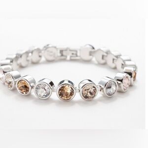 Touchstone Crystal Sand Ice bracelet. New!